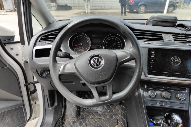 Used Volkswagen Touran 2021 Volkswagen Touran L 280TSI DSG Style Edition 7 Seats Steering Wheel