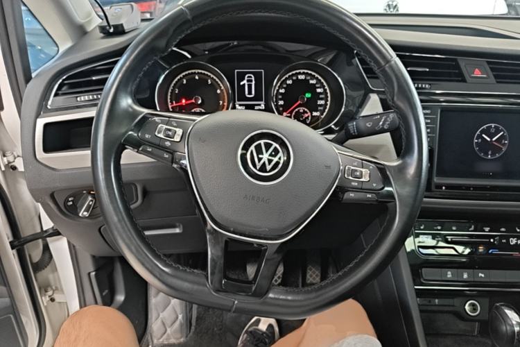 Used Volkswagen Touran 2021 Volkswagen Touran L 280TSI DSG Boundary Edition 7-Seater Steering Wheel