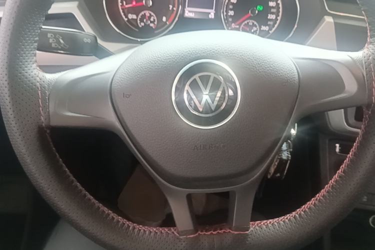 Used Volkswagen Touran 2021 Volkswagen Touran L 280TSI DSG Style Edition 7 Seats Steering Wheel