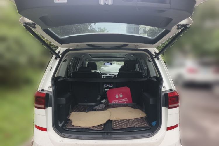 Used Volkswagen Touran 2021 Tiguan L 280TSI DSG Boundary Edition 6-Seater Trunk