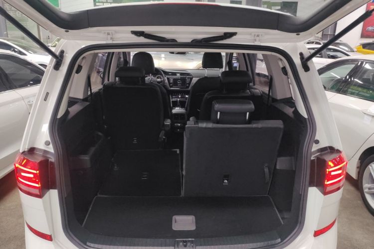 Used Volkswagen Touran 2021 Tiguan L 280TSI DSG Boundary Edition 6-Seater Trunk
