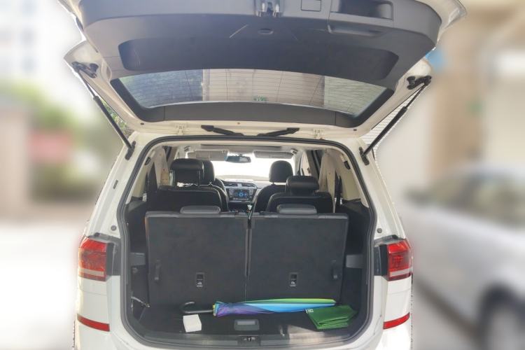Used Volkswagen Touran 2021 Tiguan L 280TSI DSG Boundary Edition 6-Seater Trunk