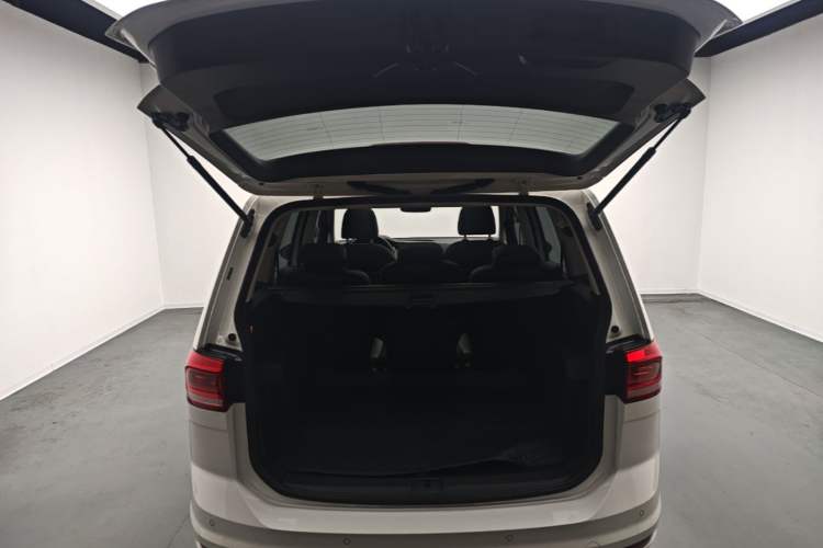 Used Volkswagen Touran 2021 Touran L 280TSI DSG Comfort Edition 7 Seats Trunk