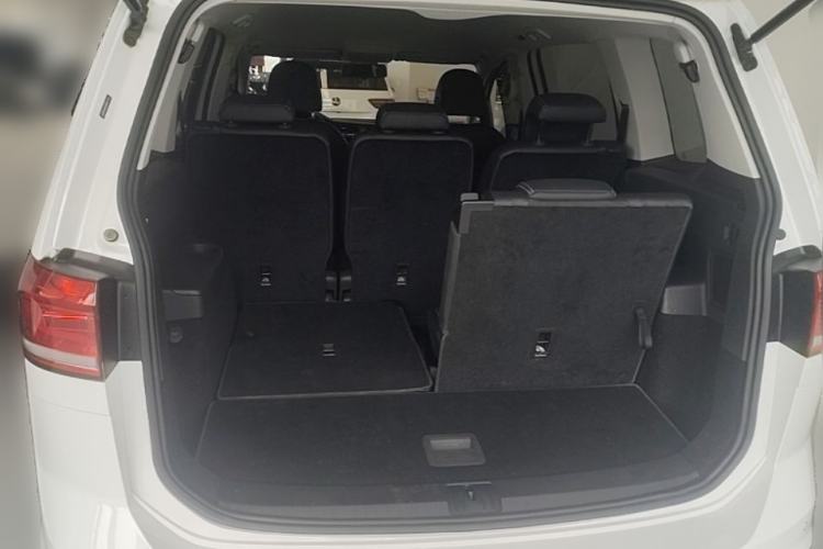 Used Volkswagen Touran 2021 Volkswagen Touran L 280TSI DSG Style Edition 7 Seats Trunk
