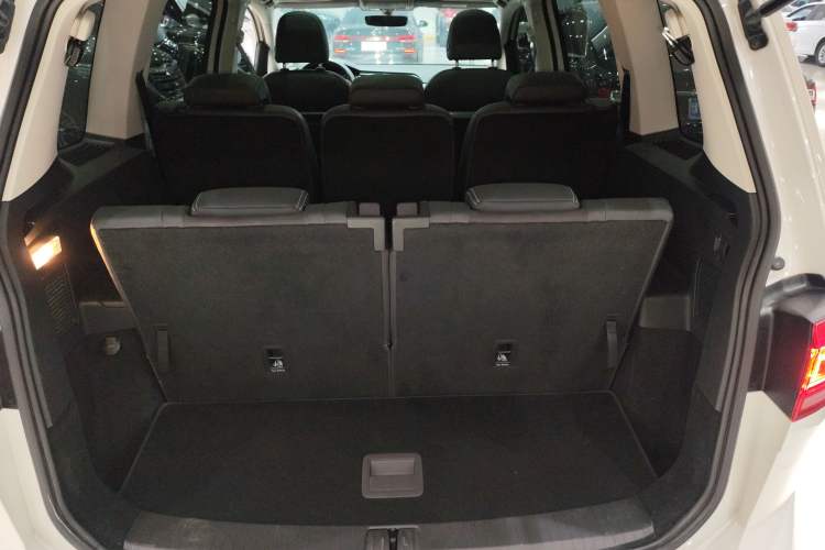 Used Volkswagen Touran 2021 Touran L 280TSI DSG Comfort Edition 7 Seats Trunk