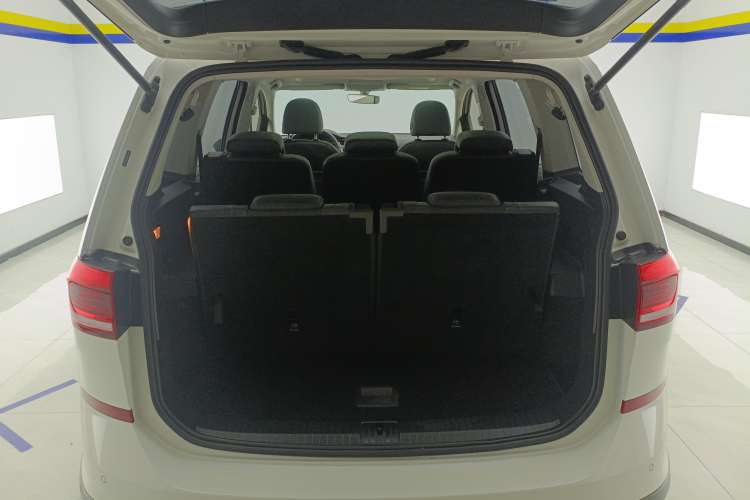 Used Volkswagen Touran 2021 Volkswagen Touran L 280TSI DSG Boundary Edition 7-Seater Trunk