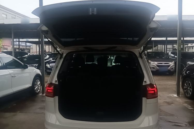 Used Volkswagen Touran 2021 Volkswagen Touran L 280TSI DSG Style Edition 7 Seats Trunk