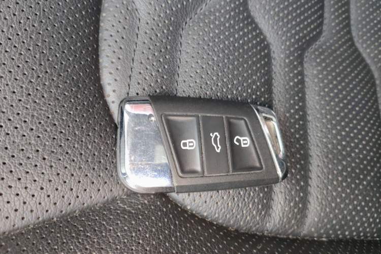 Used Volkswagen Touran 2021 Touran L 280TSI DSG Comfort Edition 7 Seats Vehicle Key