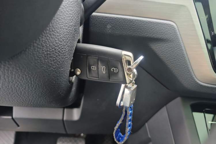 Used Volkswagen Touran 2021 Touran L 280TSI DSG Comfort Edition 7 Seats Vehicle Key