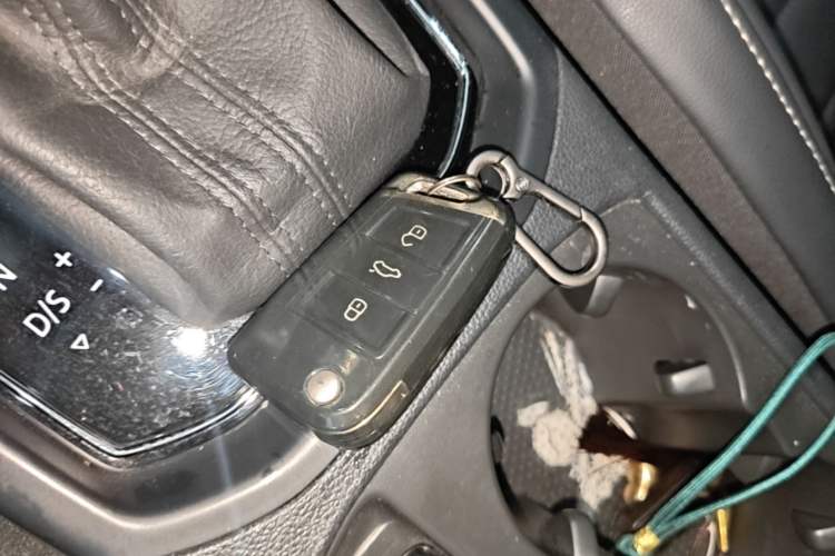 Used Volkswagen Touran 2021 Volkswagen Touran L 280TSI DSG Boundary Edition 7-Seater Vehicle Key