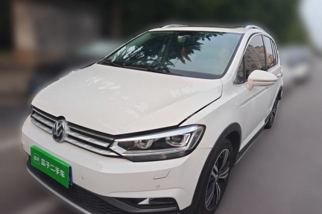 Ojetý Volkswagen Touran 2021 Volkswagen Touran L 280TSI DSG Boundary Edition 7-Seater
