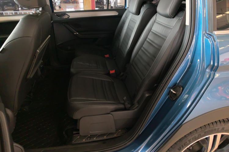 Used Volkswagen Touran 2022 Volkswagen Touran L 280TSI DSG Boundary Edition 7 Seats Interior 4