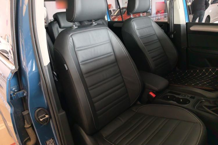 Used Volkswagen Touran 2022 Volkswagen Touran L 280TSI DSG Boundary Edition 7 Seats Right Front Seat