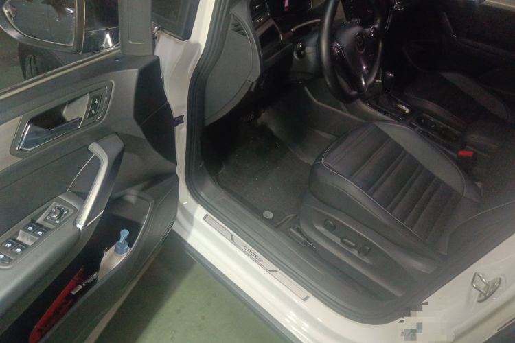Used Volkswagen Touran 2022 Volkswagen Touran L 280TSI DSG Boundary Edition 7 Seats Driver Seat