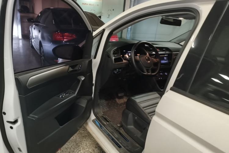 Used Volkswagen Touran  Driver Seat
