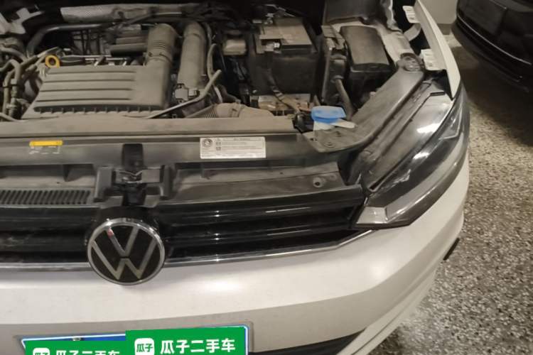 Used Volkswagen Touran  Engine Bay Left