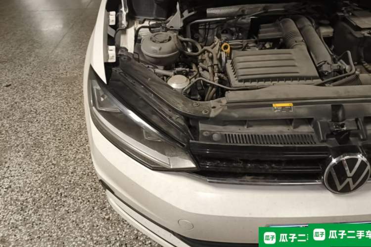 Used Volkswagen Touran  Engine Bay Right