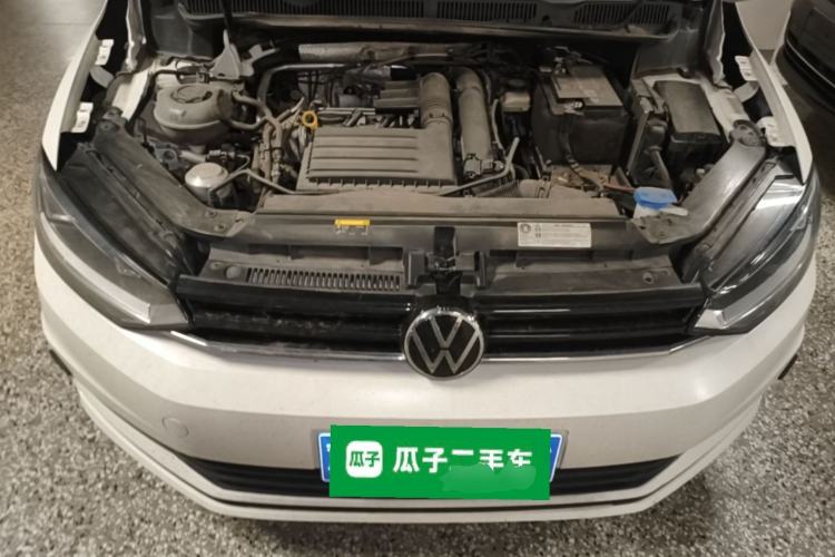 Used Volkswagen Touran  Engine Bay