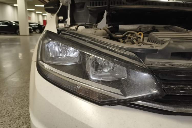 Used Volkswagen Touran  Right Front Headlight