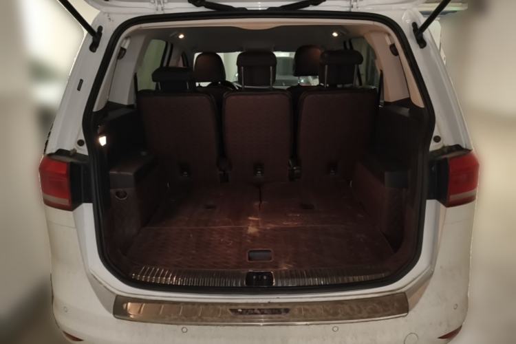 Used Volkswagen Touran  Trunk