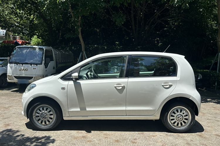 Used Volkswagen up! 2015 1.0L move up! Exterior 1