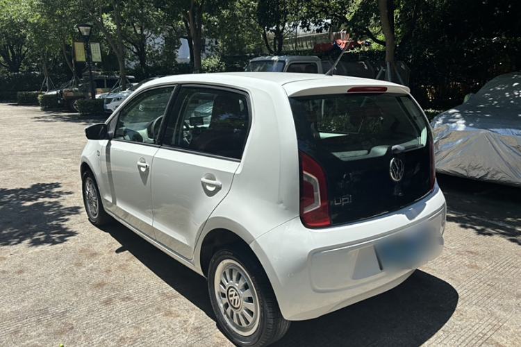 Used Volkswagen up! 2015 1.0L move up! Exterior 2