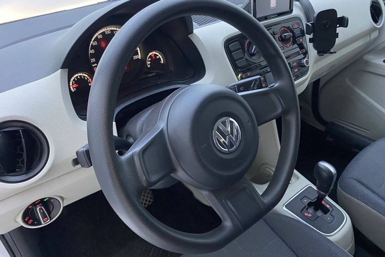 Used Volkswagen up! 2015 1.0L move up! Exterior 3
