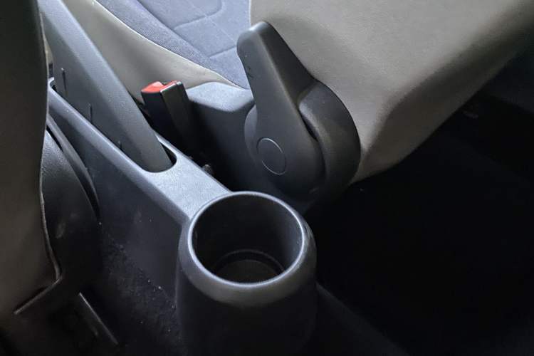 Used Volkswagen up! 2015 1.0L move up! Interior 3