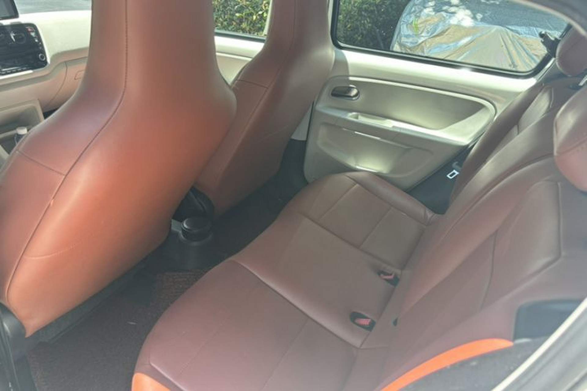 Used Volkswagen up! 2015 1.0L move up! Interior 4