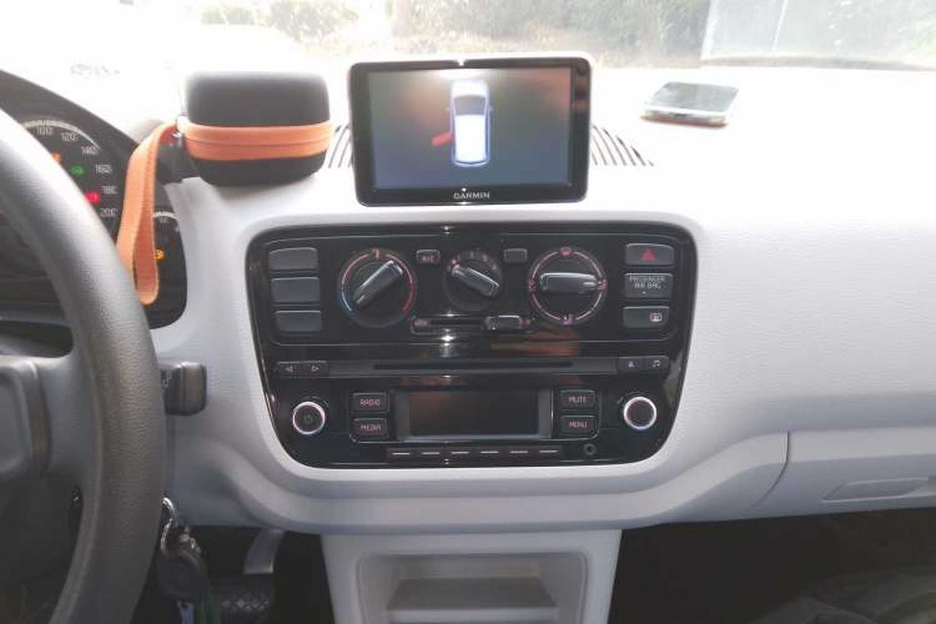 Used Volkswagen up! 2015 1.0L move up! Audio And AC Panel