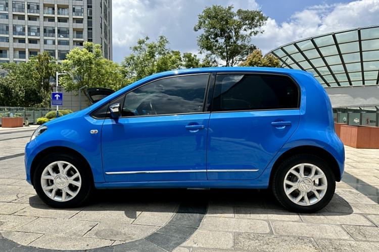 Used Volkswagen up! 2015 1.0L go high! Exterior 1