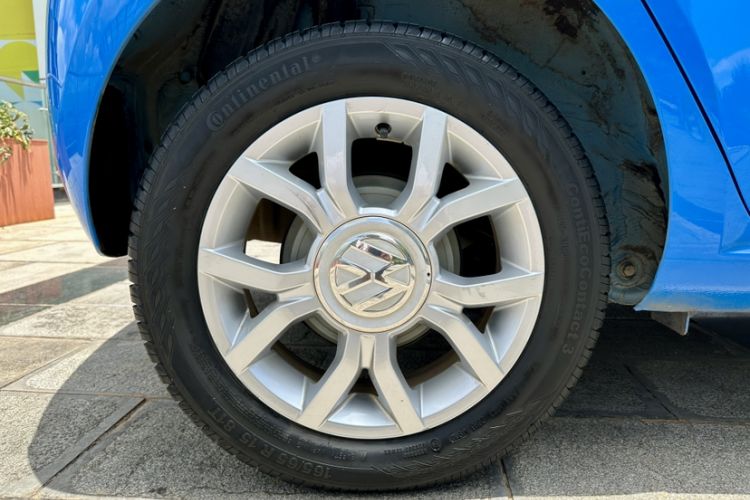 Used Volkswagen up! 2015 1.0L go high! Exterior 3
