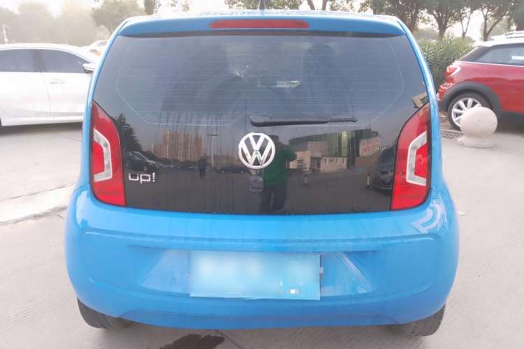 Used Volkswagen up! 2015 1.0L move up! Exterior 4