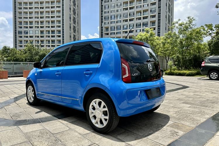 Used Volkswagen up! 2015 1.0L go high! Exterior 4