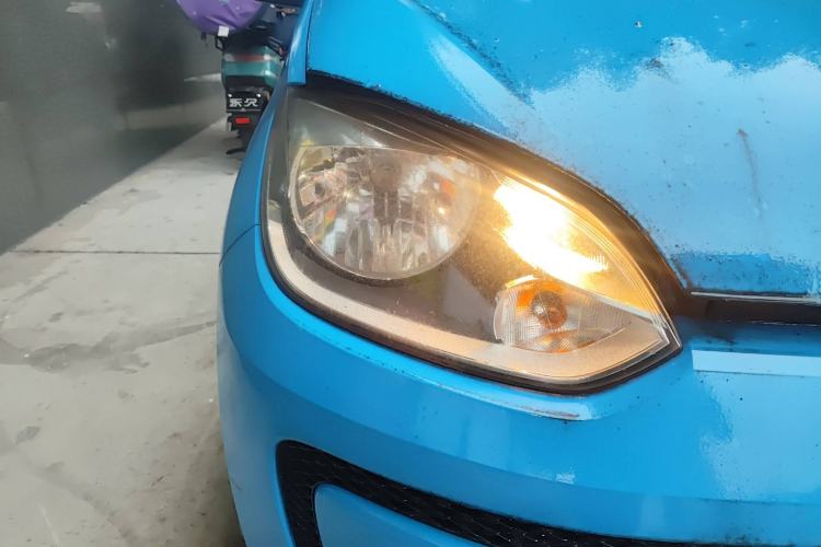 Used Volkswagen up! 2015 1.0L move up! Exterior 6