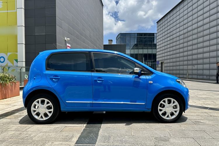 Used Volkswagen up! 2015 1.0L go high! Exterior 7