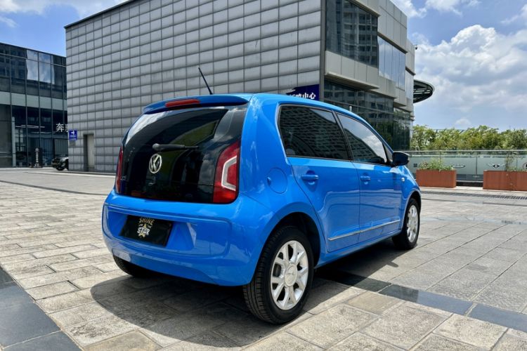 Used Volkswagen up! 2015 1.0L go high! Exterior 8