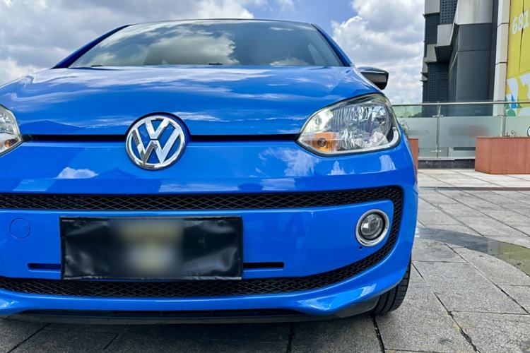 Used Volkswagen up! 2015 1.0L go high! Exterior 9