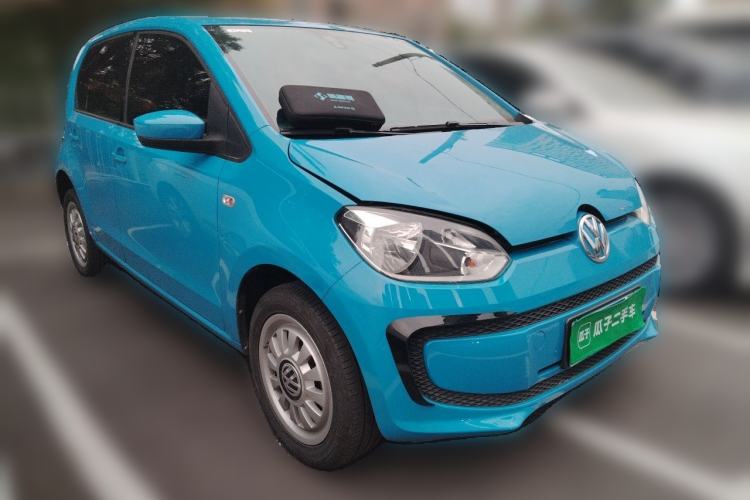 Used Volkswagen up! 2015 1.0L move up! Front Right 45 Deg