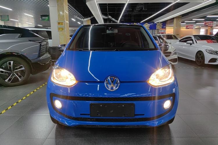 Used Volkswagen up! 2015 1.0L go high! Front
