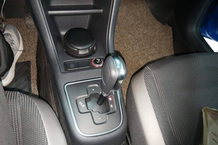 Used Volkswagen up! 2015 1.0L go high! Gear Lever