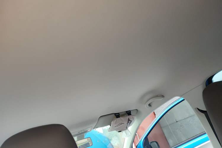 Used Volkswagen up! 2015 1.0L move up! Headliner