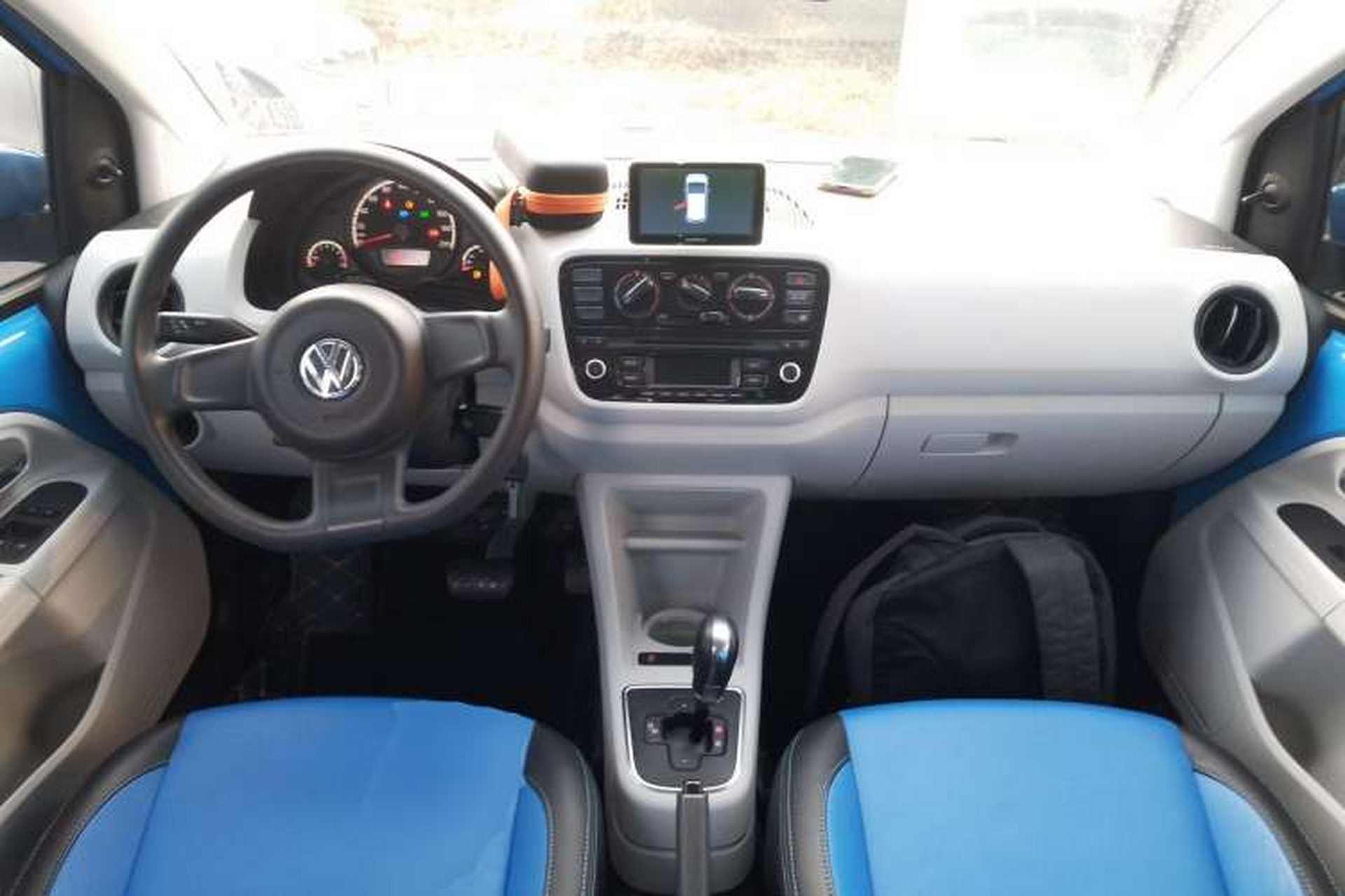 Used Volkswagen up! 2015 1.0L move up! Interior 2