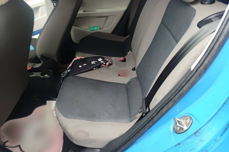 Used Volkswagen up! 2015 1.0L move up! Interior 4