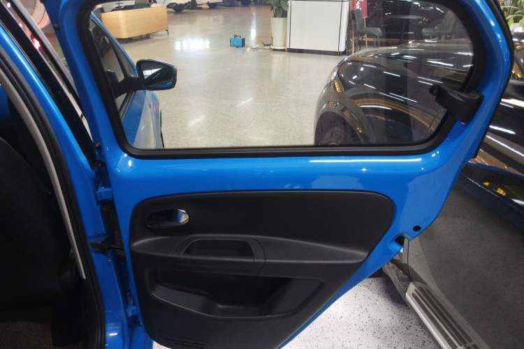 Used Volkswagen up! 2015 1.0L go high! Interior 6