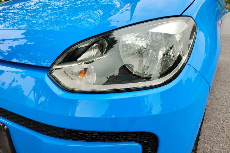 Used Volkswagen up! 2015 1.0L move up! Left Front Headlight