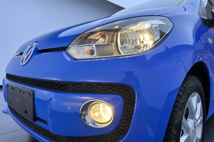 Used Volkswagen up! 2015 1.0L go high! Left Front Headlight