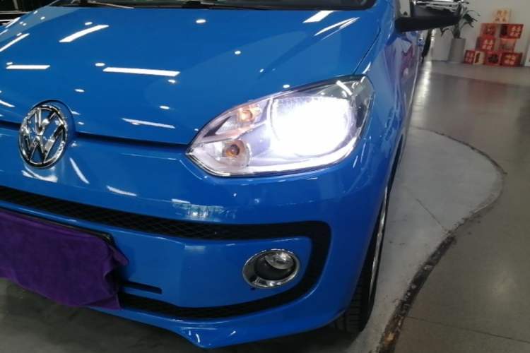 Used Volkswagen up! 2015 1.0L go high! Left Front Headlight