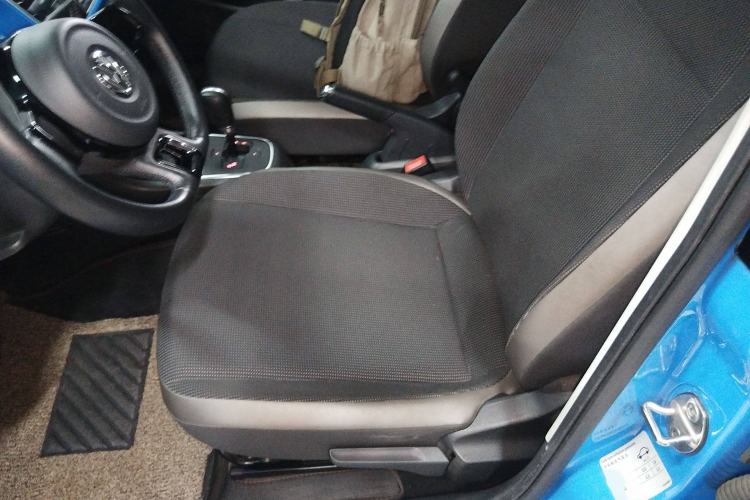 Used Volkswagen up! 2015 1.0L go high! Left Front Seat