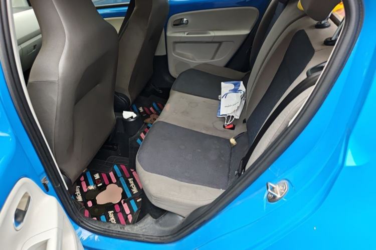 Used Volkswagen up! 2015 1.0L move up! Left Rear Seat